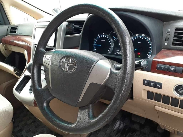 TOYOTA VELLFIRE 2008