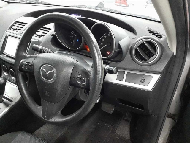 MAZDA AXELA 2010