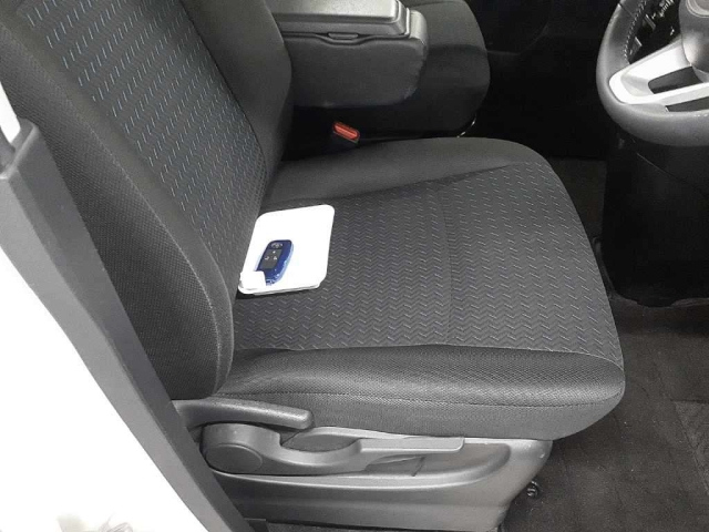 TOYOTA ROOMY 2021