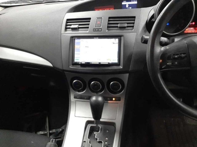 MAZDA AXELA 2010