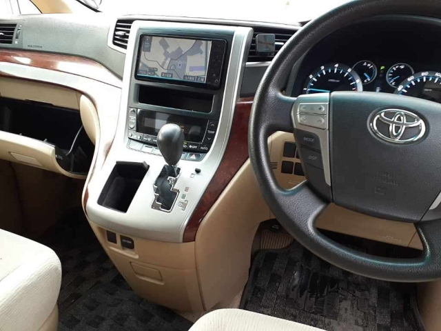 TOYOTA VELLFIRE 2008