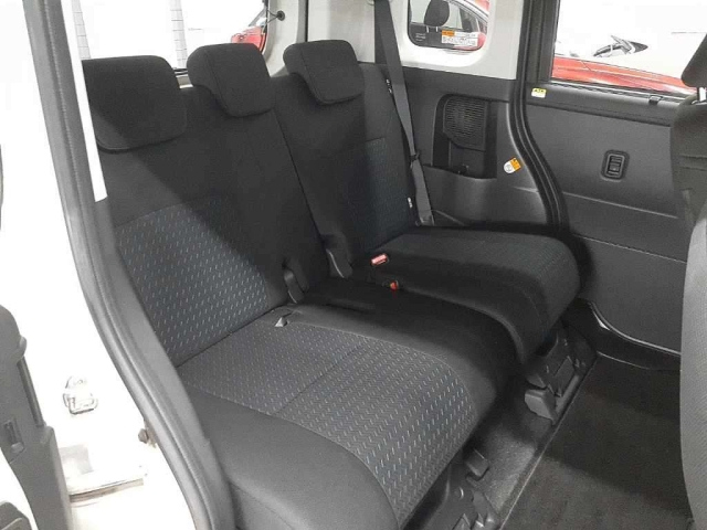 TOYOTA ROOMY 2021
