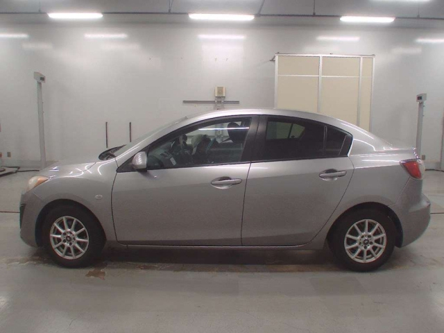 MAZDA AXELA 2010