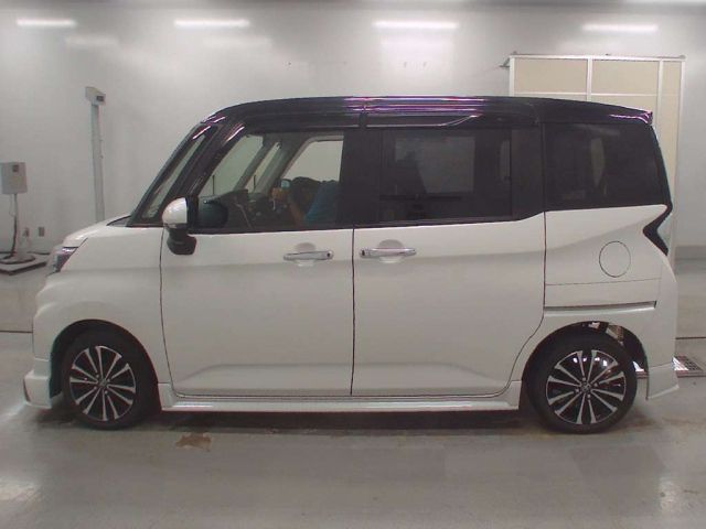 TOYOTA ROOMY 2021