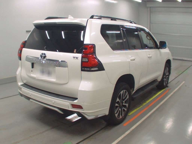 TOYOTA LAND CRUISER PRADO 2023