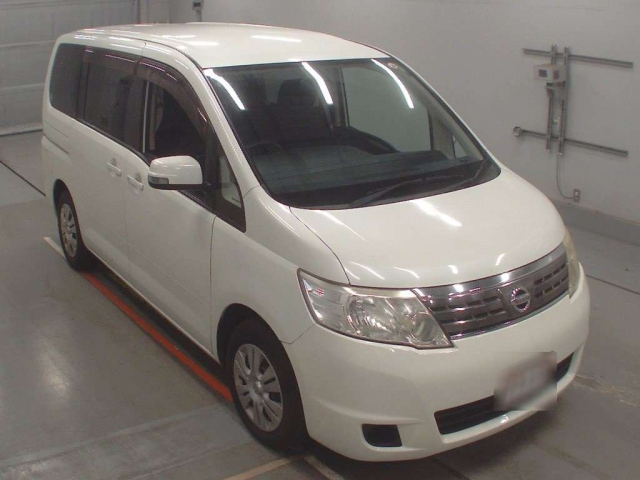 NISSAN SERENA 2010