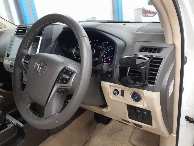 TOYOTA LAND CRUISER PRADO 2023