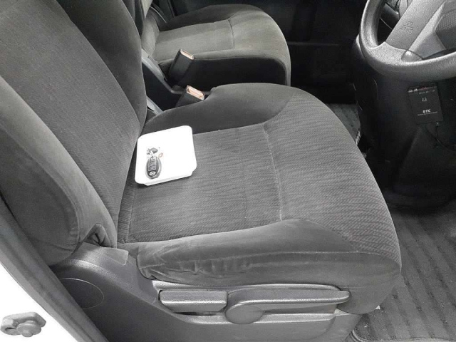 NISSAN SERENA 2010