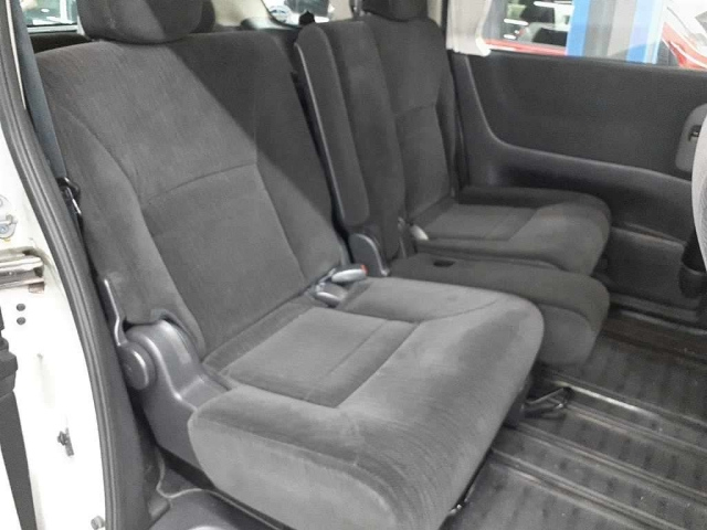 NISSAN SERENA 2010