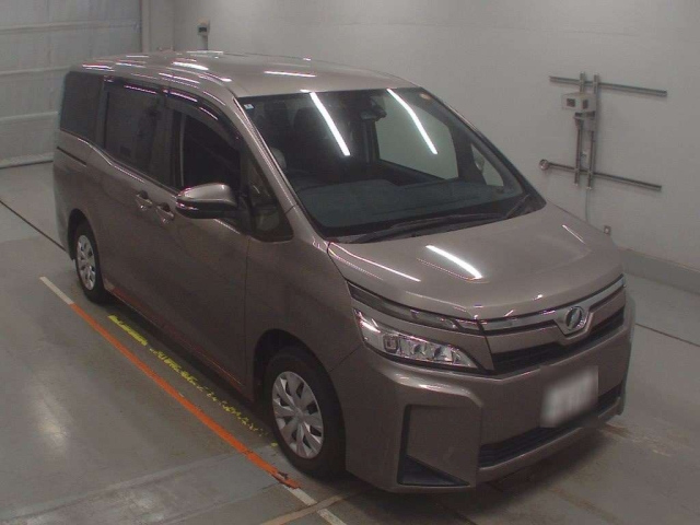 TOYOTA VOXY 2020
