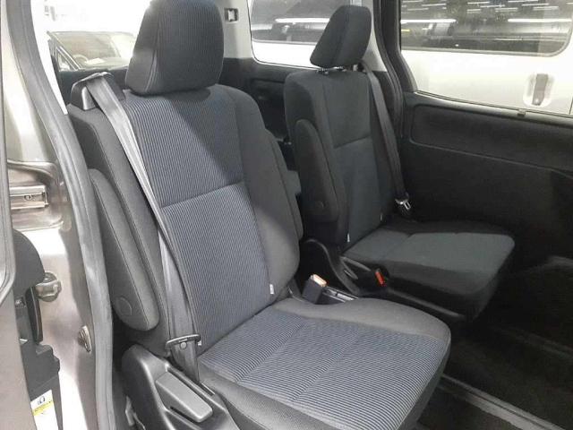 TOYOTA VOXY 2020