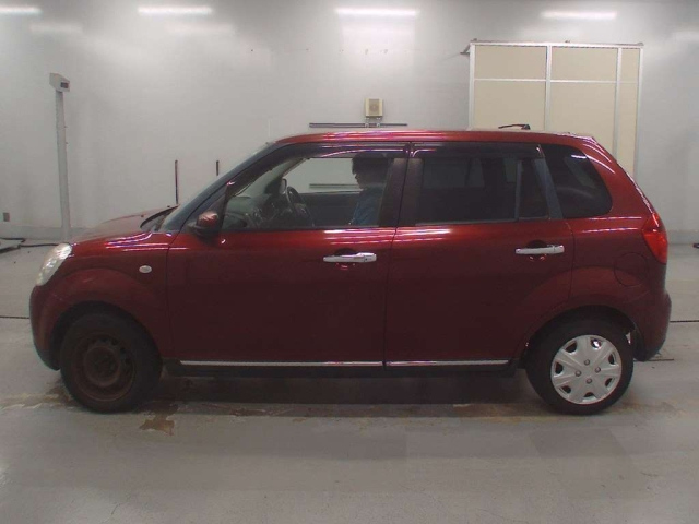 MAZDA VERISA 2011