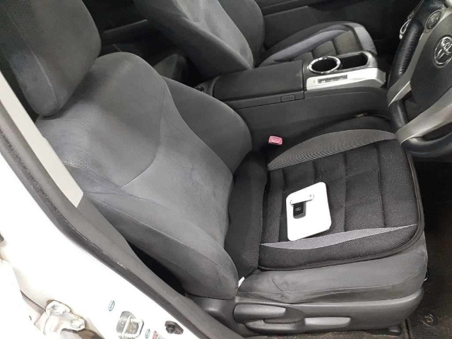 TOYOTA PRIUS ALPHA 2013