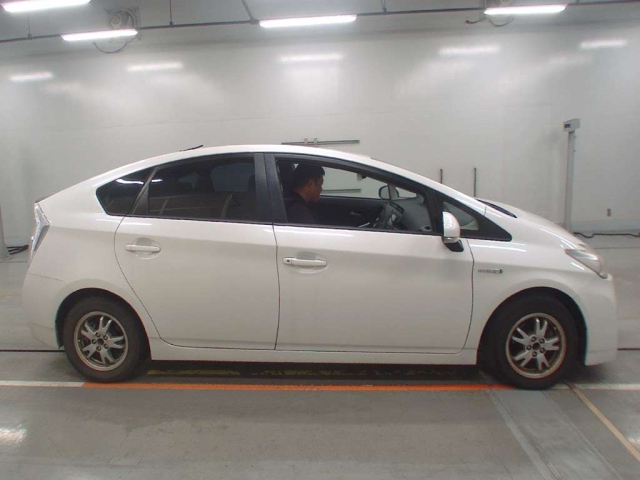TOYOTA PRIUS 2011