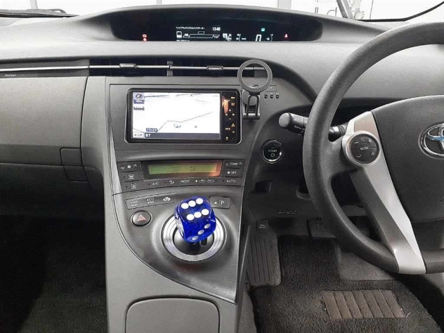 TOYOTA PRIUS 2011