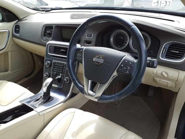 VOLVO V60 2012
