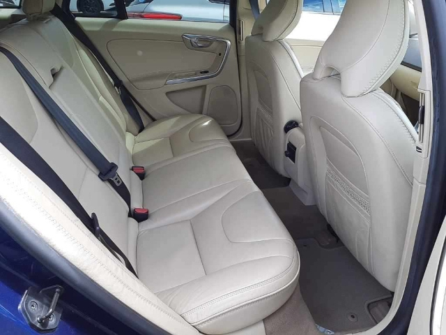 VOLVO V60 2012