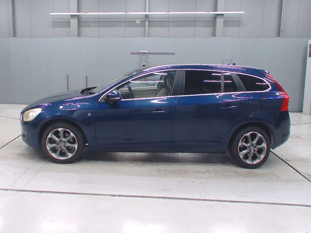 VOLVO V60 2012