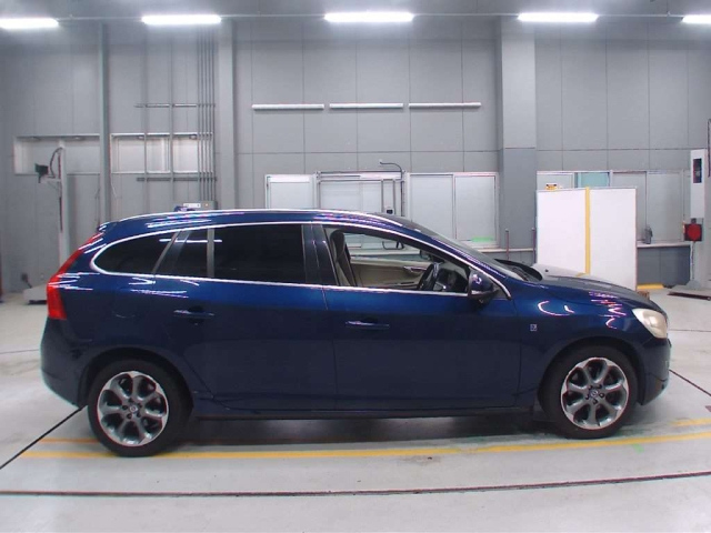 VOLVO V60 2012