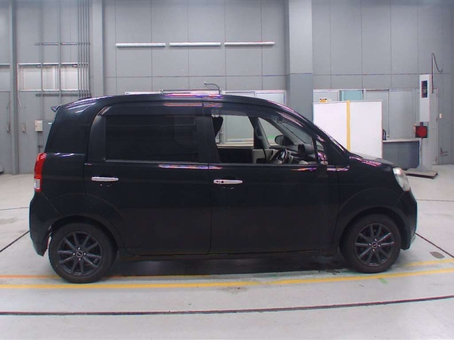 TOYOTA PORTE 2012