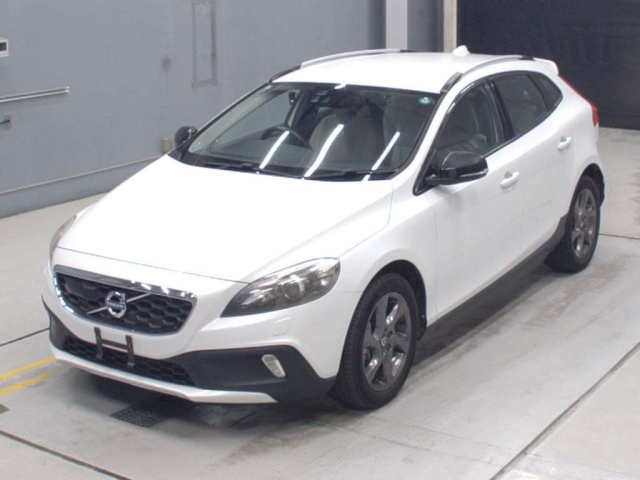 VOLVO V40 2015