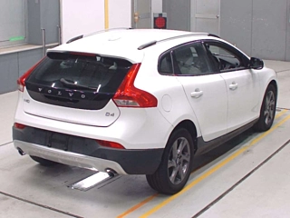 Заказать VOLVO V40
