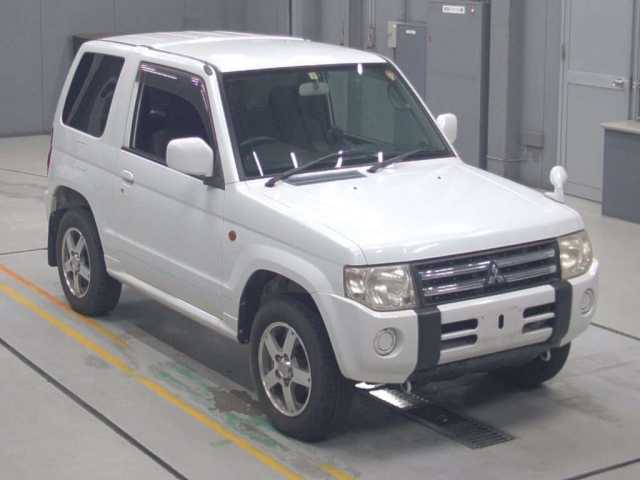 MITSUBISHI PAJERO MINI 2010