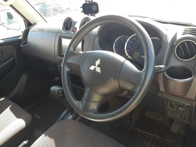 MITSUBISHI PAJERO MINI 2010