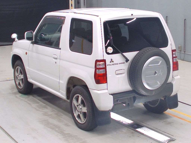 MITSUBISHI PAJERO MINI 2010