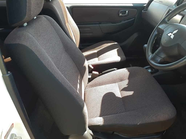 MITSUBISHI PAJERO MINI 2010