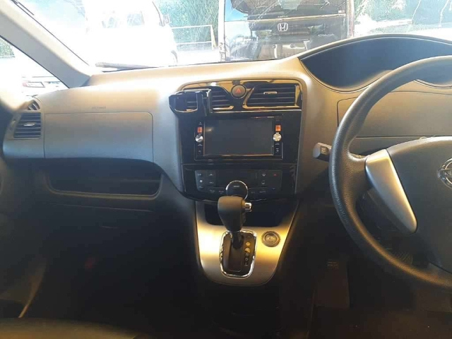 NISSAN SERENA 2014