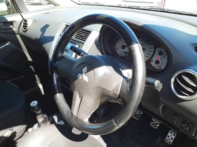 MITSUBISHI COLT 2010