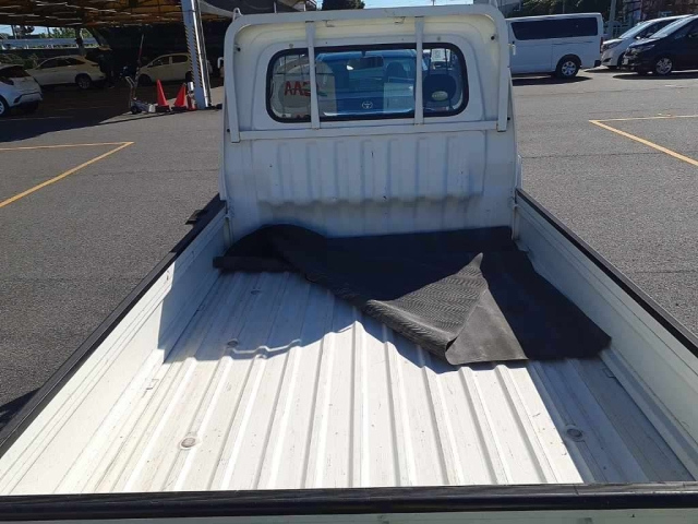 DAIHATSU HIJET TRUCK 2010