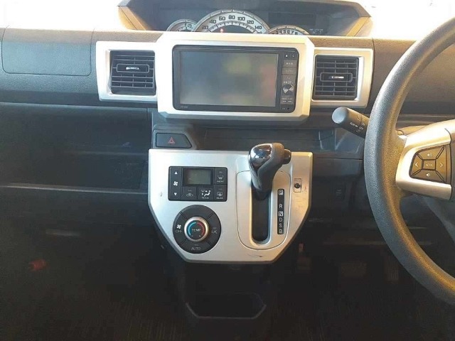 DAIHATSU WAKE 2016