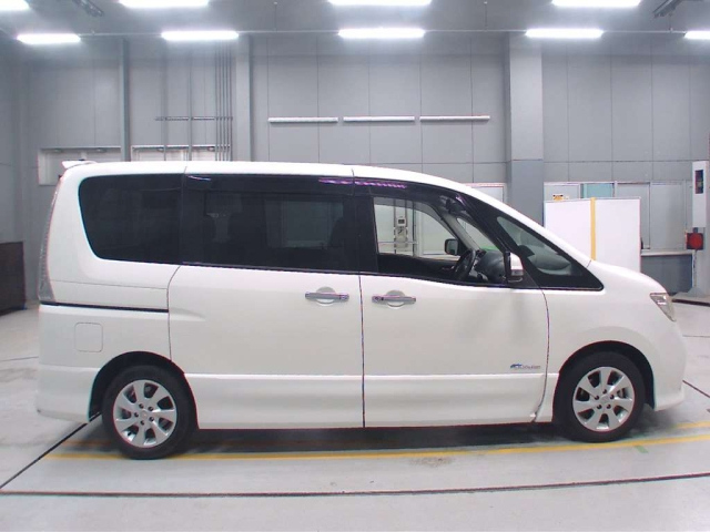 NISSAN SERENA 2012