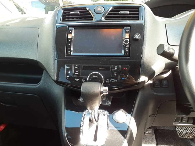 NISSAN SERENA 2012