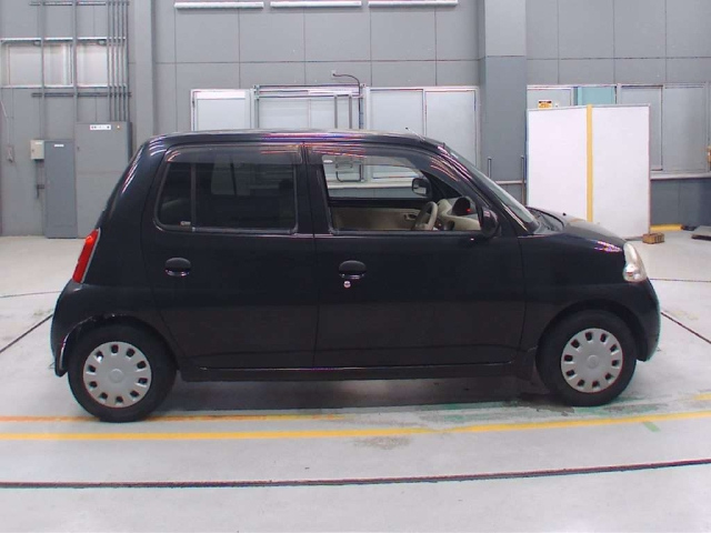 DAIHATSU ESSE 2011