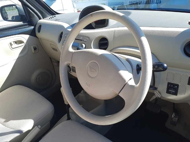 DAIHATSU ESSE 2011