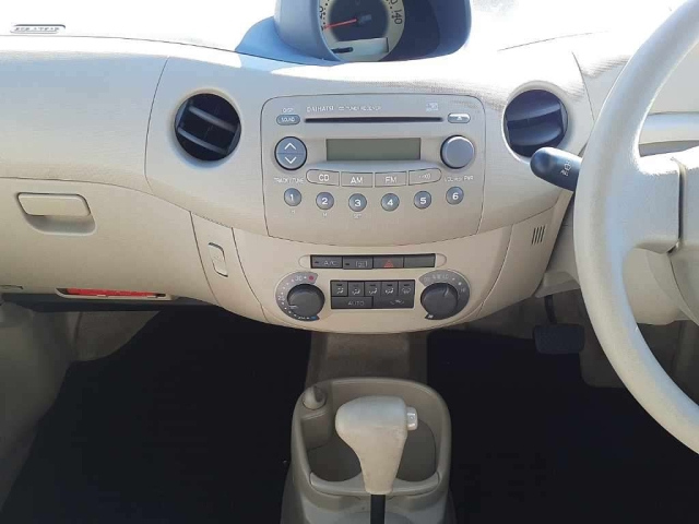 DAIHATSU ESSE 2011