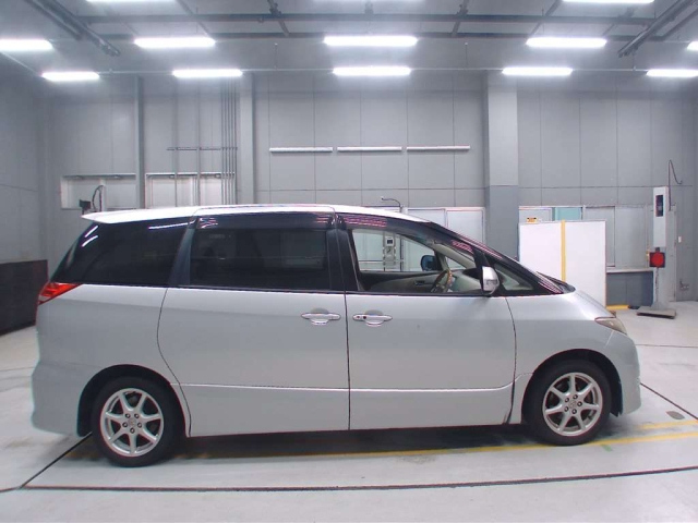 TOYOTA ESTIMA 2009