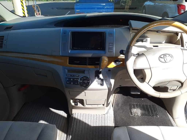 TOYOTA ESTIMA 2009