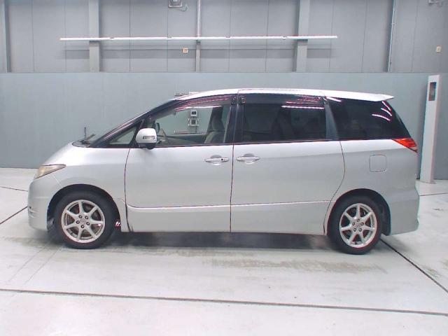 TOYOTA ESTIMA 2009