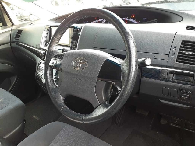 TOYOTA ESTIMA 2012