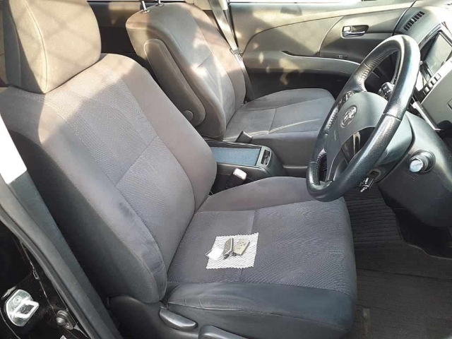 TOYOTA ESTIMA 2012