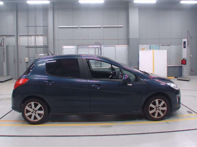 PEUGEOT 308 2013