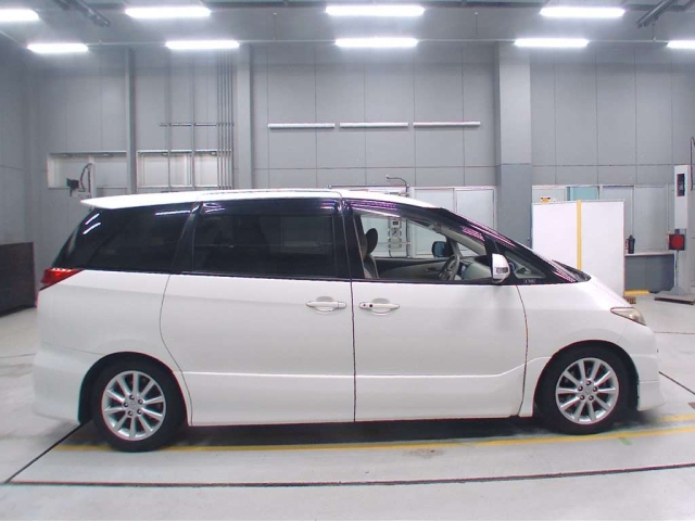 TOYOTA ESTIMA 2009