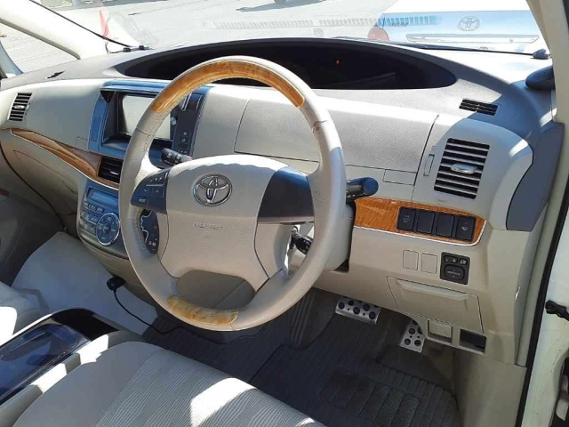 TOYOTA ESTIMA 2009