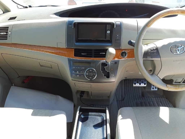 TOYOTA ESTIMA 2009