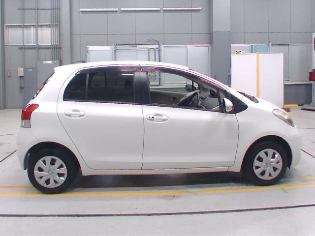 TOYOTA VITZ 2008