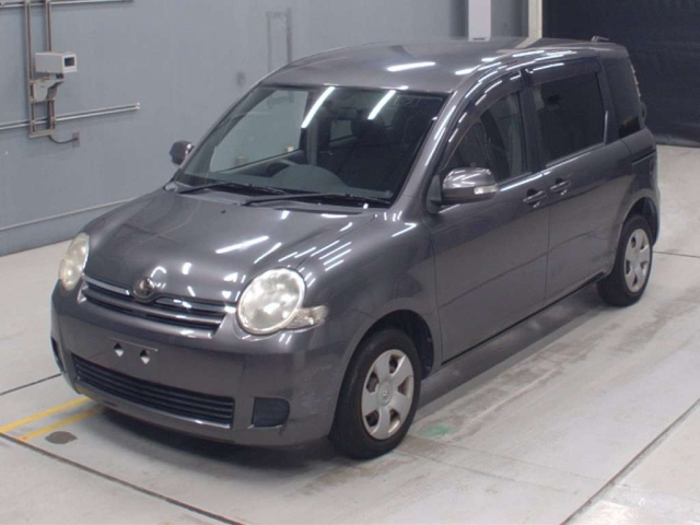 TOYOTA SIENTA 2010